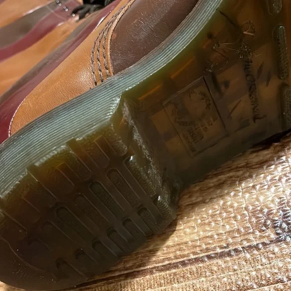 🍁🍃🍁• ⛑ Dr. Marten’s x No Autumn needed ⛑•🍃🍁 - Picture 5 of 16